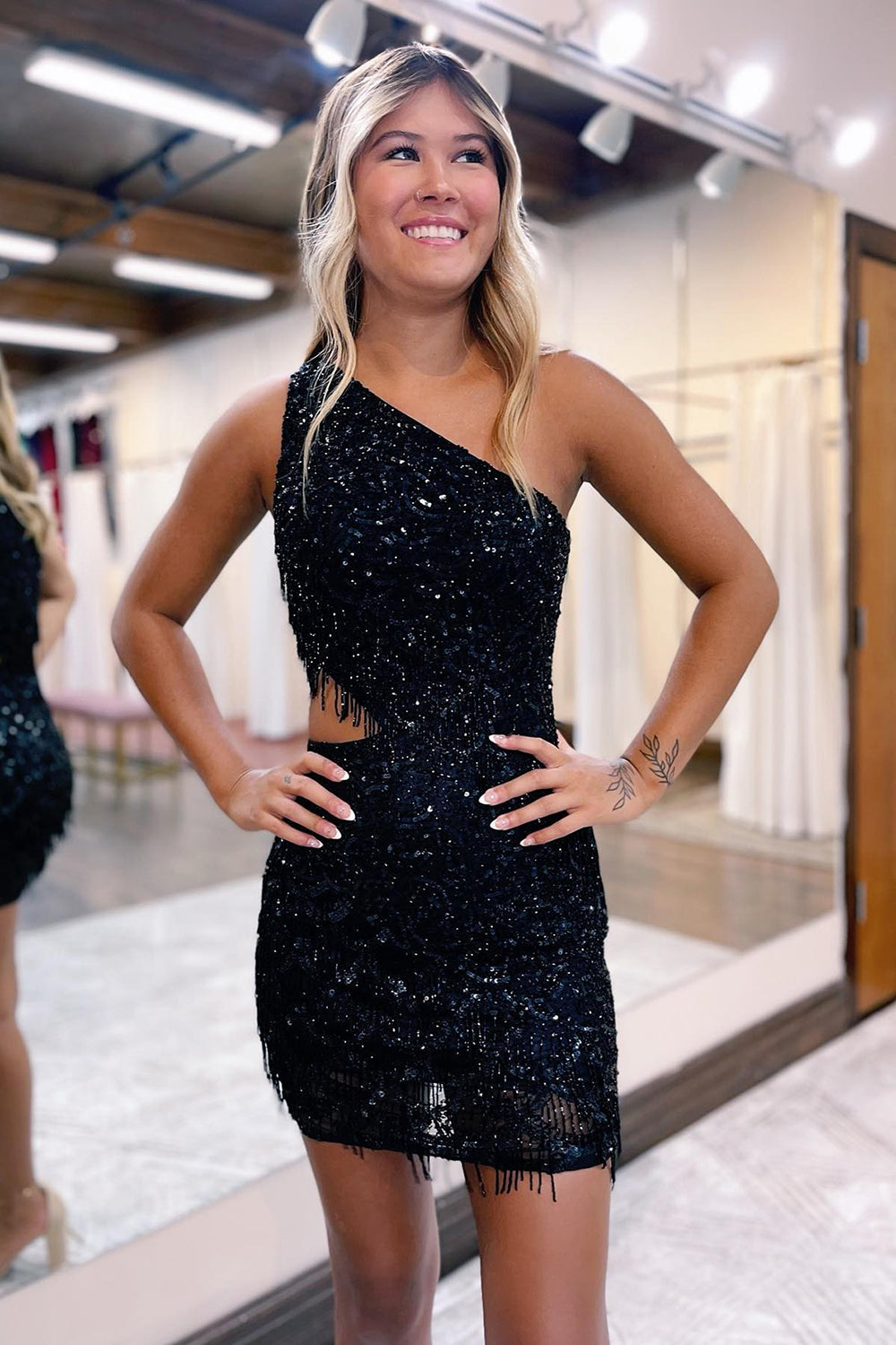 Sparkly Bodycon One Shoulder Black Short Homecoming Dress with Tassel